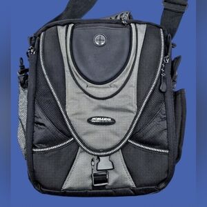MOBILE EDGE "BRING IT ON"COMPUTER & ACCESSORIES PADDED SHOULDER BAG